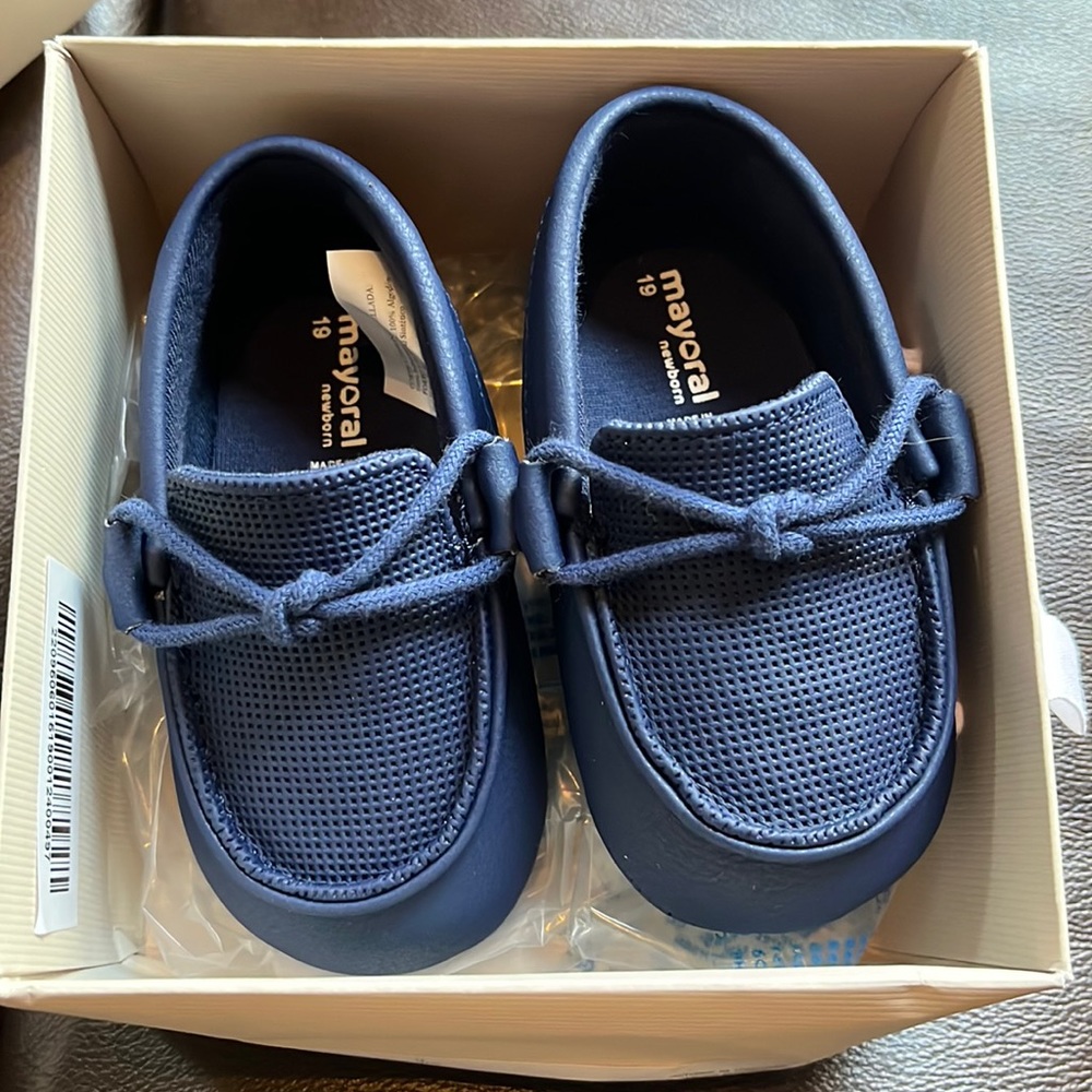 NIB Mayoral Boys Crib Shoe Loafers Navy Blue Size 19